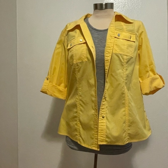 Christopher & Banks Yellow Button Blouse Size Medium - Picture 11 of 14